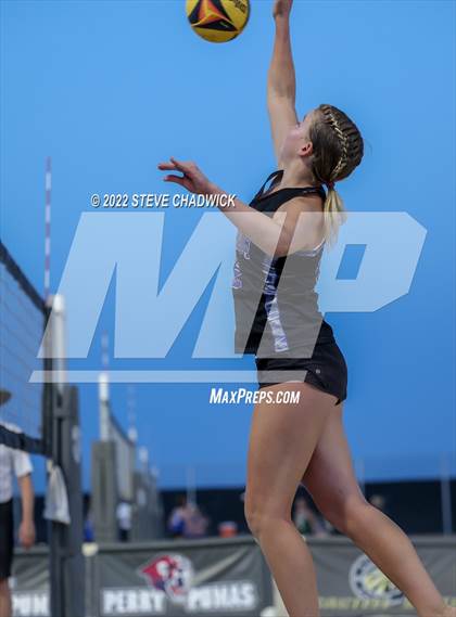 Thumbnail 3 in O'Connor vs Xavier @ Casteel  (AIA Division I Pairs Final) photogallery.