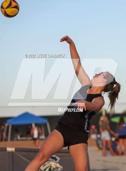 Thumbnail 1 in O'Connor vs Xavier @ Casteel  (AIA Division I Pairs Final) photogallery.
