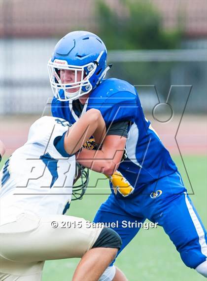 Thumbnail 1 in JV: Notre Dame (SO) @ Serra photogallery.