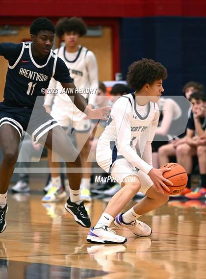 Thumbnail 1 in Brentwood School vs. Desert Vista (Tarkanian Classic) photogallery.