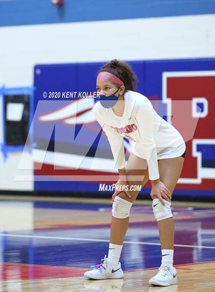 Thumbnail 3 in L'Anse Creuse vs. Cousino (MHSAA District Semifinal) photogallery.