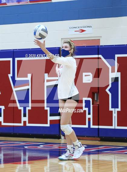 Thumbnail 3 in L'Anse Creuse vs. Cousino (MHSAA District Semifinal) photogallery.