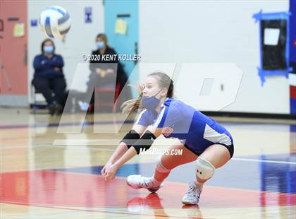 Thumbnail 1 in L'Anse Creuse vs. Cousino (MHSAA District Semifinal) photogallery.