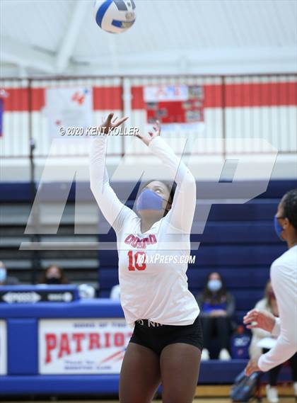 Thumbnail 2 in L'Anse Creuse vs. Cousino (MHSAA District Semifinal) photogallery.