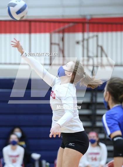 Thumbnail 2 in L'Anse Creuse vs. Cousino (MHSAA District Semifinal) photogallery.