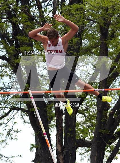Thumbnail 3 in CHSAA 4A Finals (Pole Vault) photogallery.