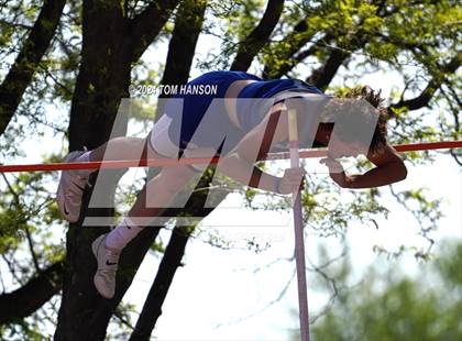 Thumbnail 1 in CHSAA 4A Finals (Pole Vault) photogallery.