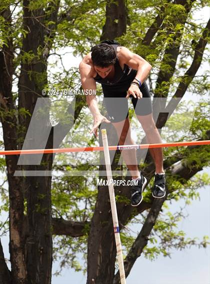 Thumbnail 2 in CHSAA 4A Finals (Pole Vault) photogallery.