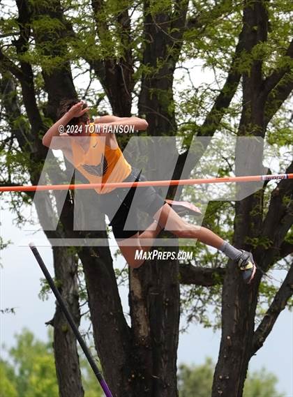 Thumbnail 1 in CHSAA 4A Finals (Pole Vault) photogallery.