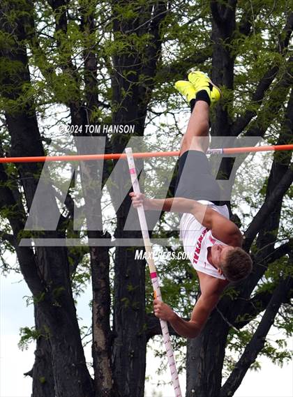 Thumbnail 3 in CHSAA 4A Finals (Pole Vault) photogallery.