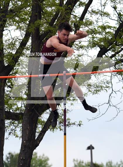 Thumbnail 2 in CHSAA 4A Finals (Pole Vault) photogallery.