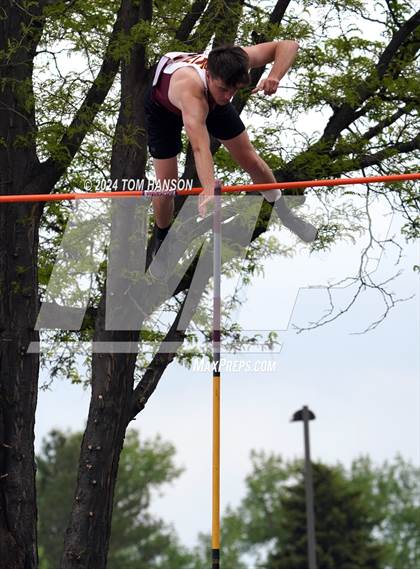 Thumbnail 1 in CHSAA 4A Finals (Pole Vault) photogallery.