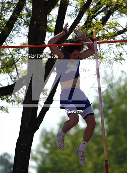 Thumbnail 3 in CHSAA 4A Finals (Pole Vault) photogallery.