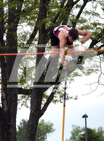 Thumbnail 2 in CHSAA 4A Finals (Pole Vault) photogallery.