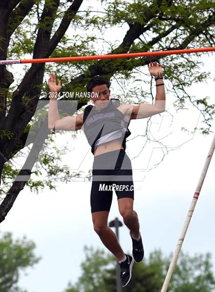 Thumbnail 3 in CHSAA 4A Finals (Pole Vault) photogallery.