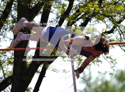 Thumbnail 2 in CHSAA 4A Finals (Pole Vault) photogallery.