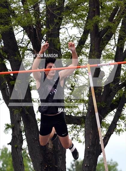Thumbnail 3 in CHSAA 4A Finals (Pole Vault) photogallery.