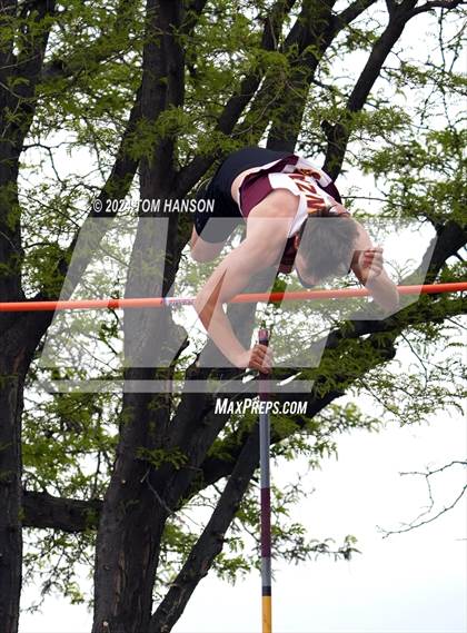 Thumbnail 1 in CHSAA 4A Finals (Pole Vault) photogallery.