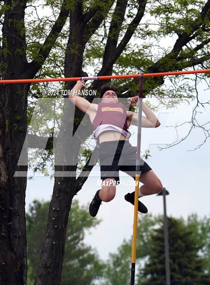 Thumbnail 1 in CHSAA 4A Finals (Pole Vault) photogallery.