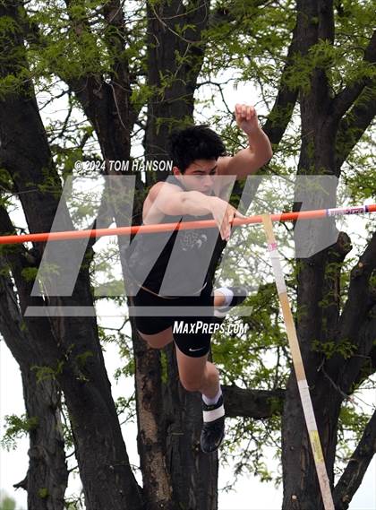 Thumbnail 2 in CHSAA 4A Finals (Pole Vault) photogallery.