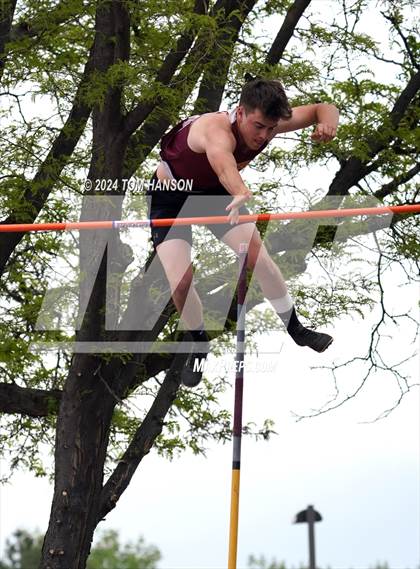 Thumbnail 3 in CHSAA 4A Finals (Pole Vault) photogallery.