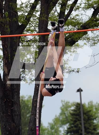 Thumbnail 1 in CHSAA 4A Finals (Pole Vault) photogallery.