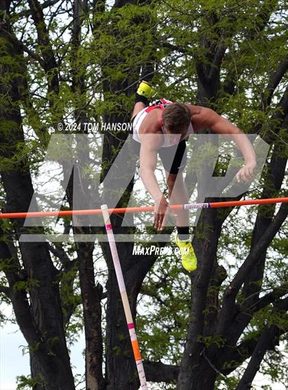 Thumbnail 3 in CHSAA 4A Finals (Pole Vault) photogallery.