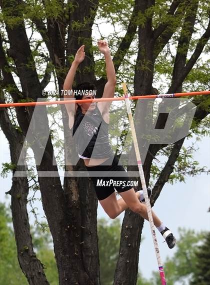 Thumbnail 2 in CHSAA 4A Finals (Pole Vault) photogallery.