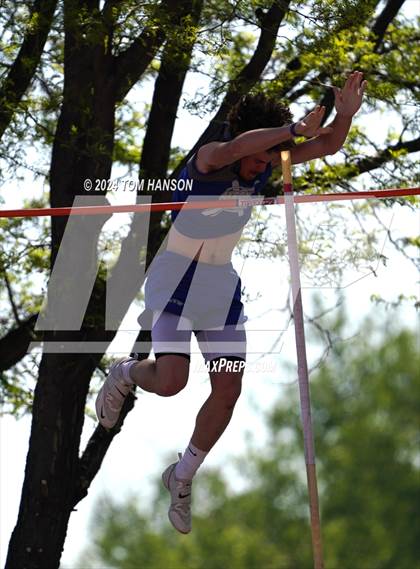 Thumbnail 2 in CHSAA 4A Finals (Pole Vault) photogallery.