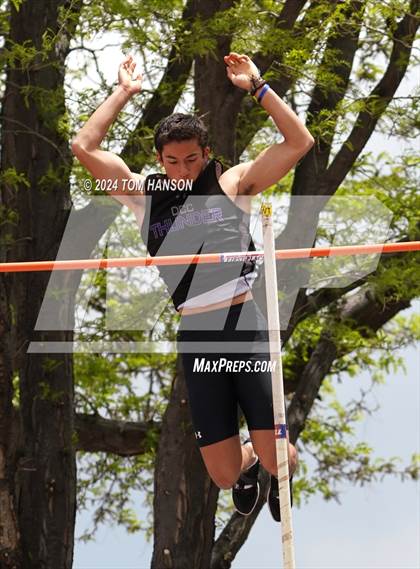 Thumbnail 1 in CHSAA 4A Finals (Pole Vault) photogallery.