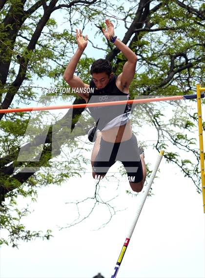 Thumbnail 2 in CHSAA 4A Finals (Pole Vault) photogallery.