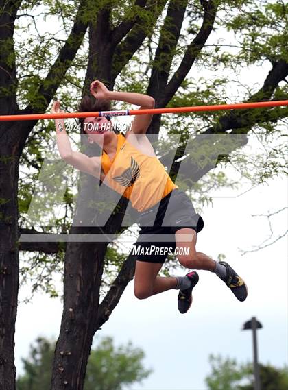 Thumbnail 1 in CHSAA 4A Finals (Pole Vault) photogallery.