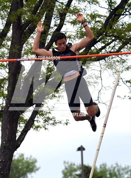 Thumbnail 2 in CHSAA 4A Finals (Pole Vault) photogallery.