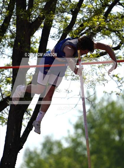 Thumbnail 3 in CHSAA 4A Finals (Pole Vault) photogallery.