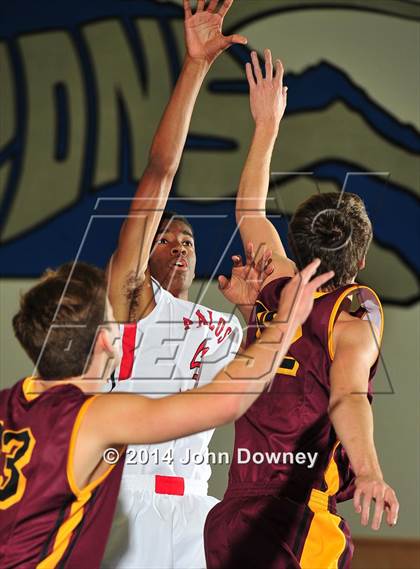 Thumbnail 1 in Palos Verdes @ Simi Valley (MaxPreps Holiday Classic) photogallery.