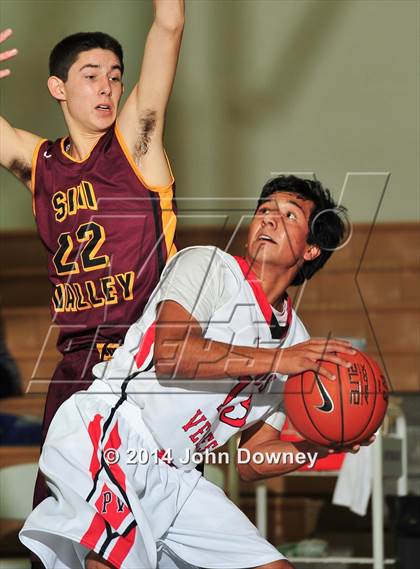 Thumbnail 3 in Palos Verdes @ Simi Valley (MaxPreps Holiday Classic) photogallery.