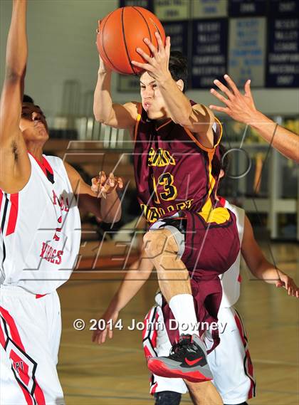 Thumbnail 3 in Palos Verdes @ Simi Valley (MaxPreps Holiday Classic) photogallery.