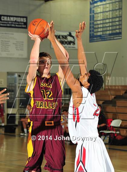 Thumbnail 1 in Palos Verdes @ Simi Valley (MaxPreps Holiday Classic) photogallery.