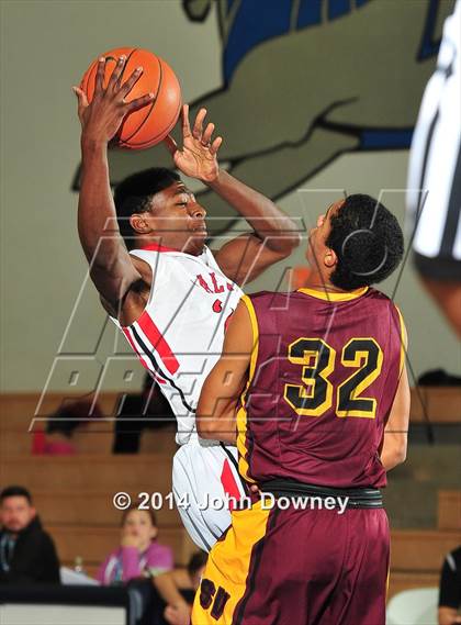 Thumbnail 2 in Palos Verdes @ Simi Valley (MaxPreps Holiday Classic) photogallery.