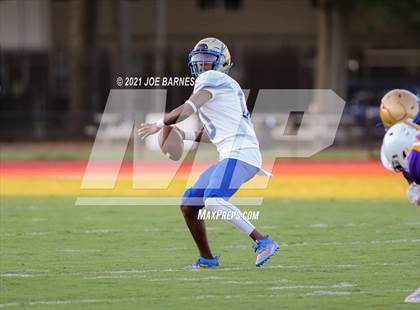 Thumbnail 1 in Phoebus @ Menchville photogallery.