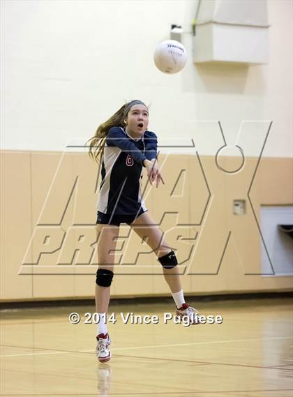 Thumbnail 2 in Flintridge Sacred Heart vs. La Salle JV photogallery.