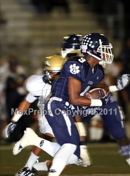 Thumbnail 2 in Loyola vs. St. John Bosco photogallery.