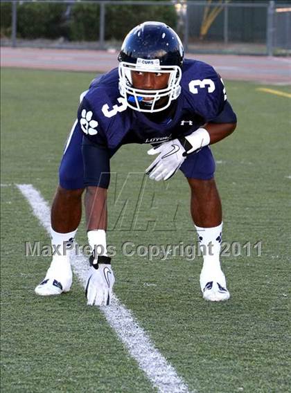 Thumbnail 3 in Loyola vs. St. John Bosco photogallery.