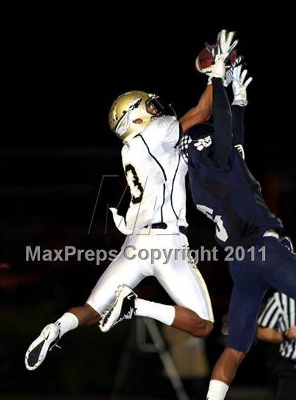 Thumbnail 2 in Loyola vs. St. John Bosco photogallery.