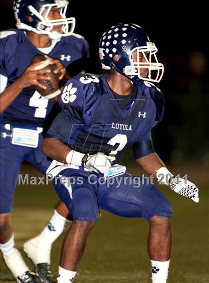Thumbnail 3 in Loyola vs. St. John Bosco photogallery.