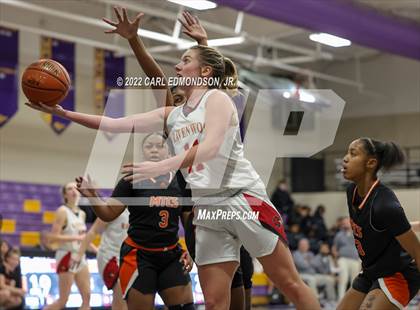 Thumbnail 2 in Middle Tennessee Christian vs. Ravenwood photogallery.