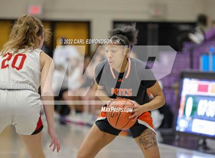 Thumbnail 3 in Middle Tennessee Christian vs. Ravenwood photogallery.