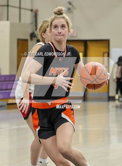 Thumbnail 3 in Middle Tennessee Christian vs. Ravenwood photogallery.