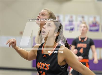 Thumbnail 3 in Middle Tennessee Christian vs. Ravenwood photogallery.