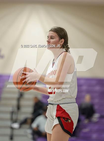 Thumbnail 2 in Middle Tennessee Christian vs. Ravenwood photogallery.